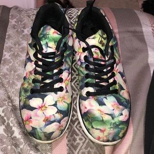 JUSTFAB Floral Print Charis Sneakers